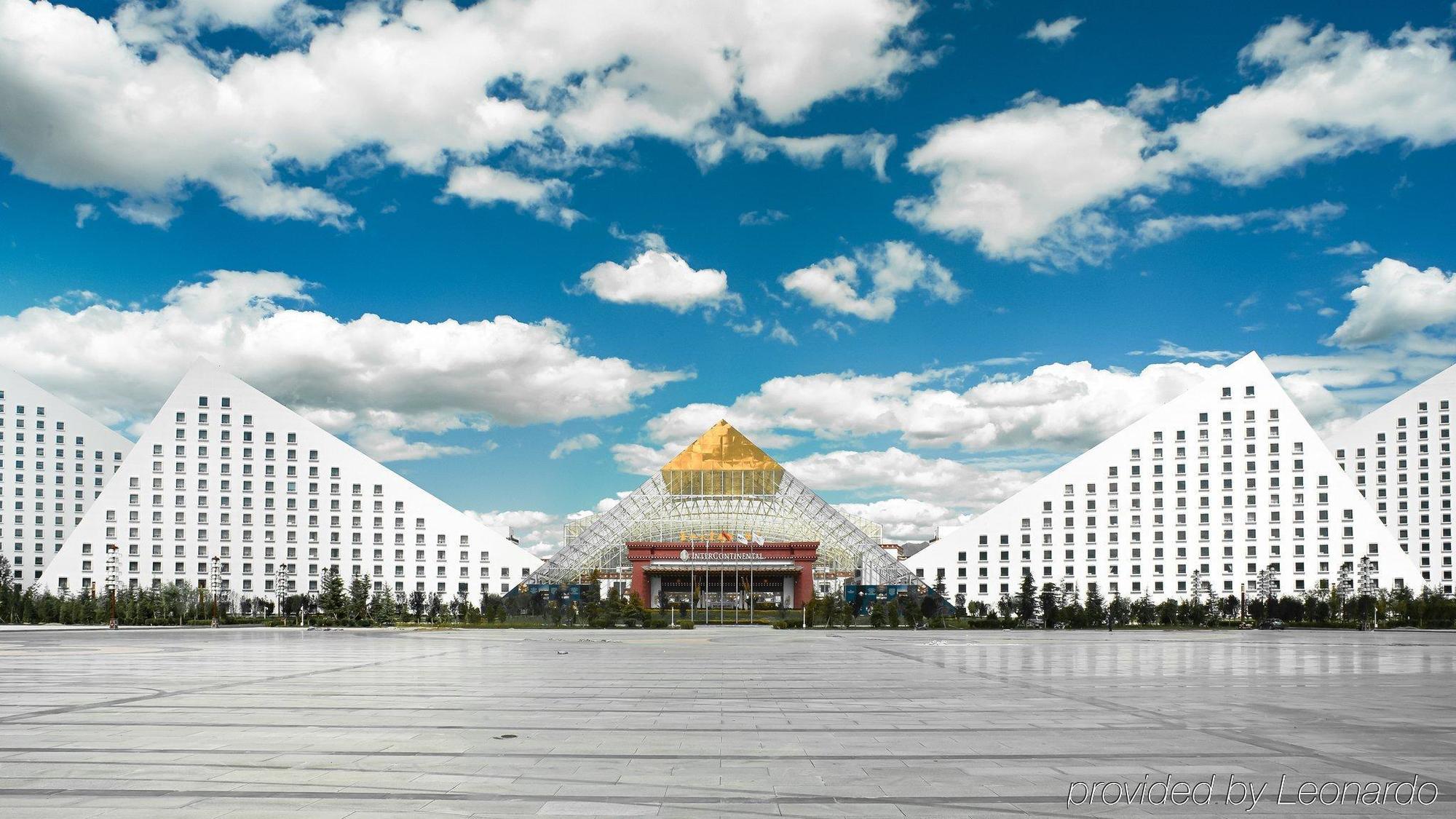 Lavande Hotel Lhasa Railway Station Exteriör bild